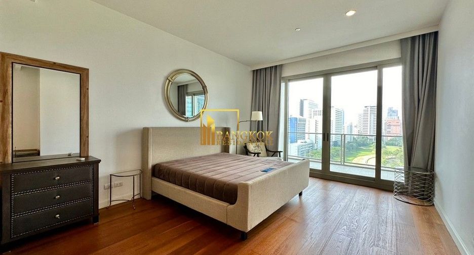 For rent 2 bedrooms condo in Pathum Wan, Bangkok