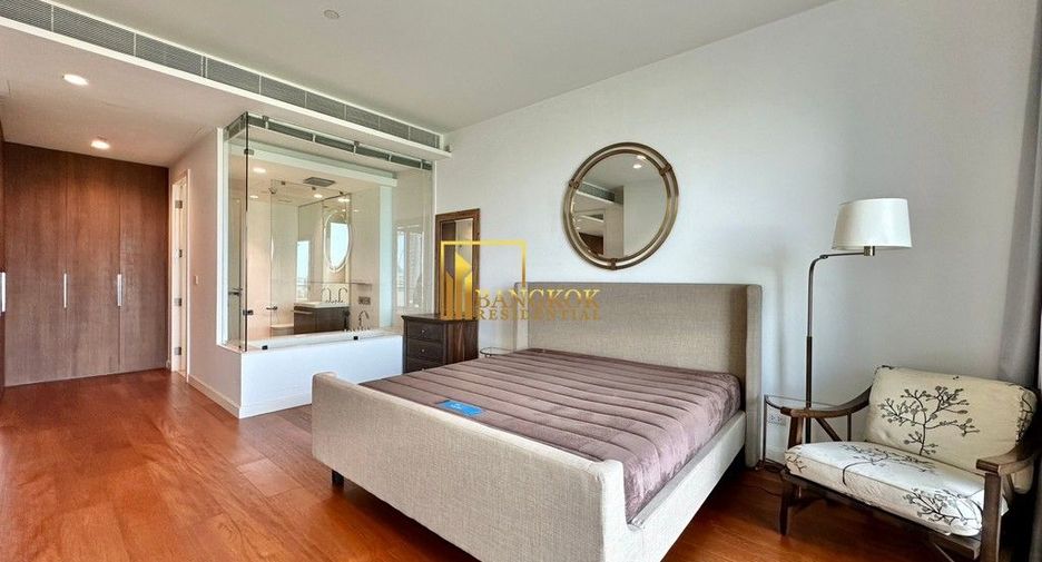 For rent 2 bedrooms condo in Pathum Wan, Bangkok