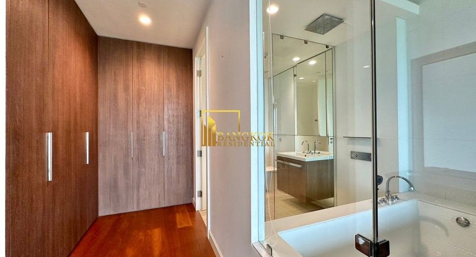 For rent 2 bedrooms condo in Pathum Wan, Bangkok