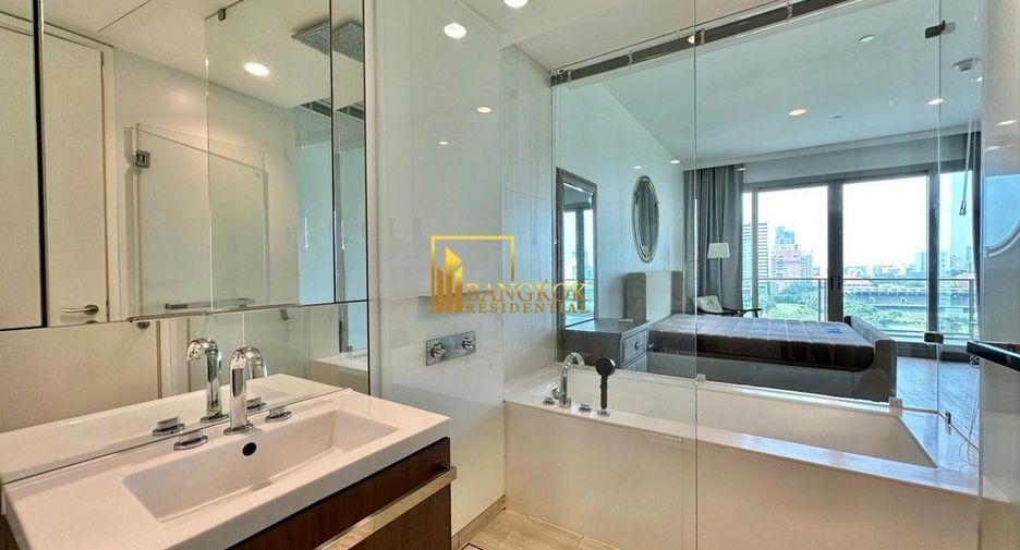 For rent 2 bedrooms condo in Pathum Wan, Bangkok