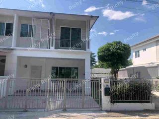 For Rent 3 Bedroom Townhouse In Mueang Chiang Mai