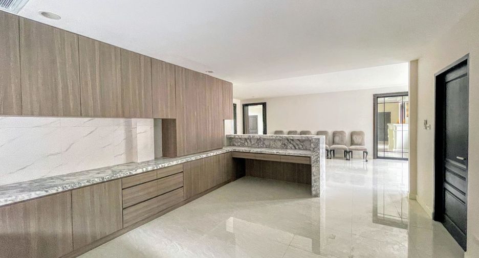 For sale 3 bedrooms house in Prawet, Bangkok