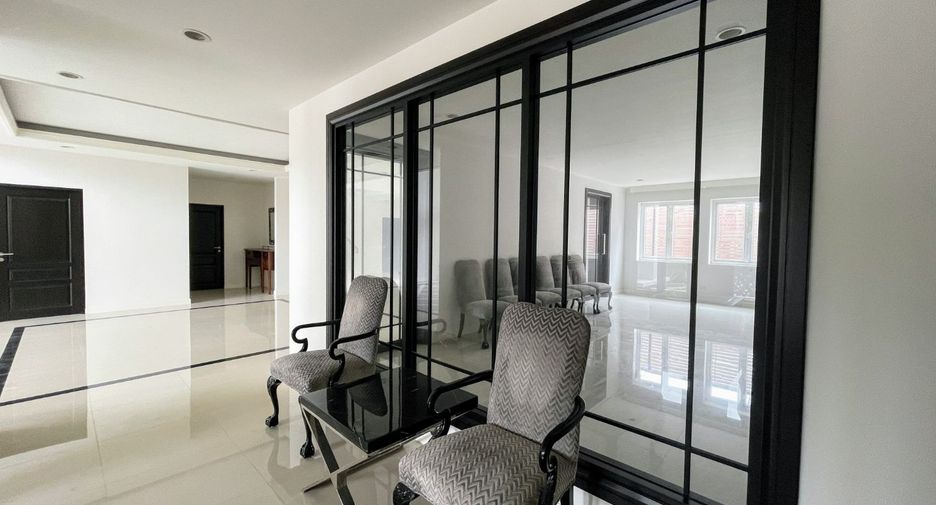 For sale 3 bedrooms house in Prawet, Bangkok