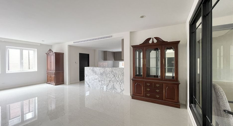 For sale 3 bedrooms house in Prawet, Bangkok