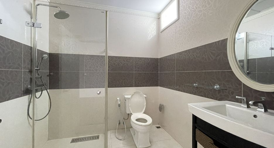 For sale 3 bedrooms house in Prawet, Bangkok