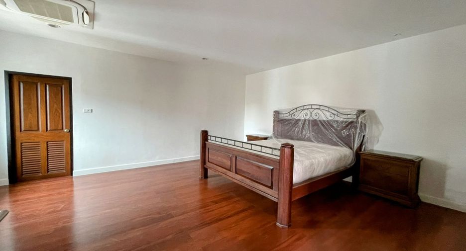 For sale 3 bedrooms house in Prawet, Bangkok