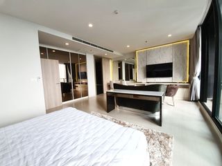 For rent 3 bedrooms condo in Pathum Wan, Bangkok