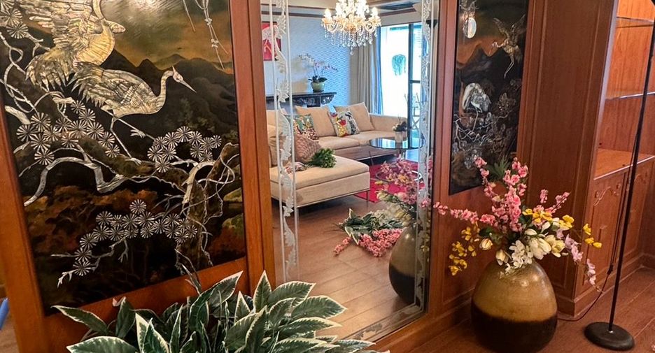 For rent 2 bedrooms condo in Khlong Toei, Bangkok