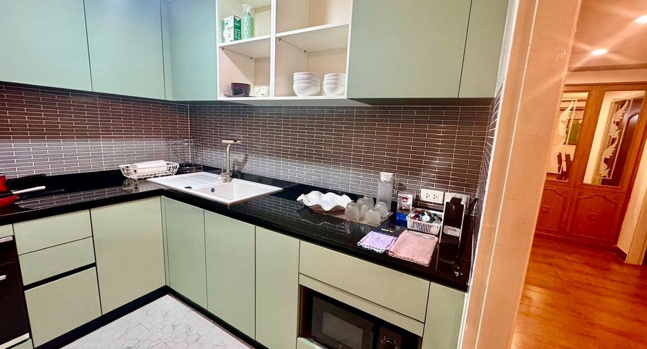 For rent 2 bedrooms condo in Khlong Toei, Bangkok