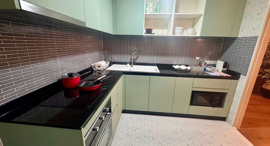 For rent 2 bedrooms condo in Khlong Toei, Bangkok