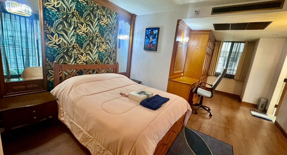 For rent 2 bedrooms condo in Khlong Toei, Bangkok