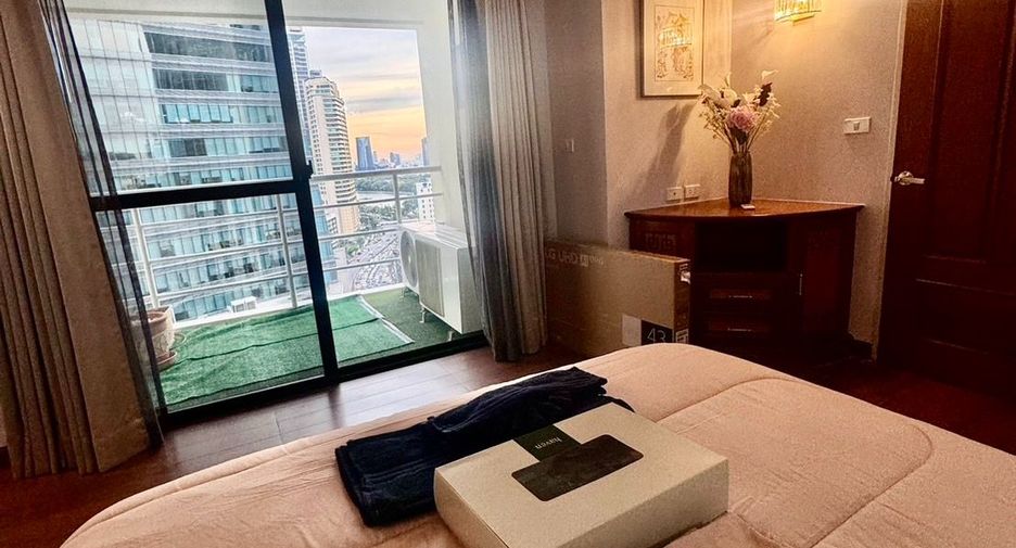 For rent 2 bedrooms condo in Khlong Toei, Bangkok