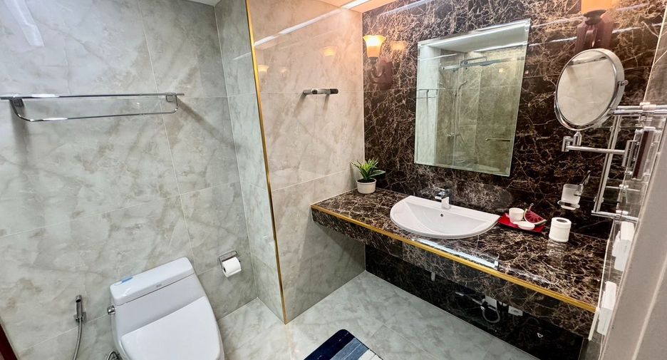 For rent 2 bedrooms condo in Khlong Toei, Bangkok