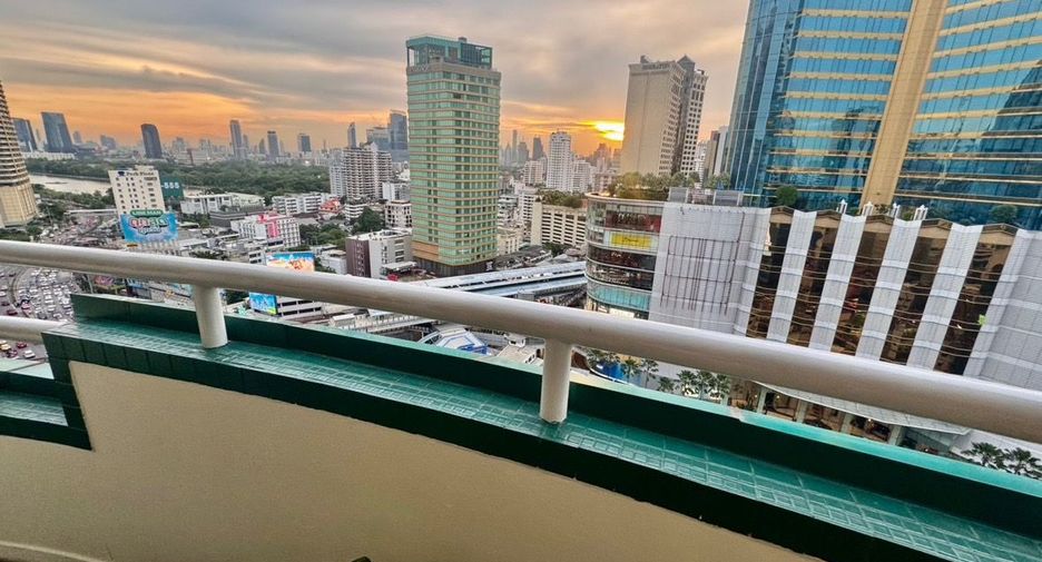 For rent 2 bedrooms condo in Khlong Toei, Bangkok