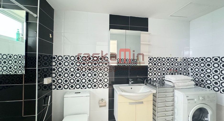 For rent and for sale 2 bedrooms condo in North Pattaya, Pattaya