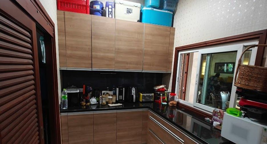ขาย 5 ห้องนอน คอนโด ใน ประเวศ, กรุงเทพฯ