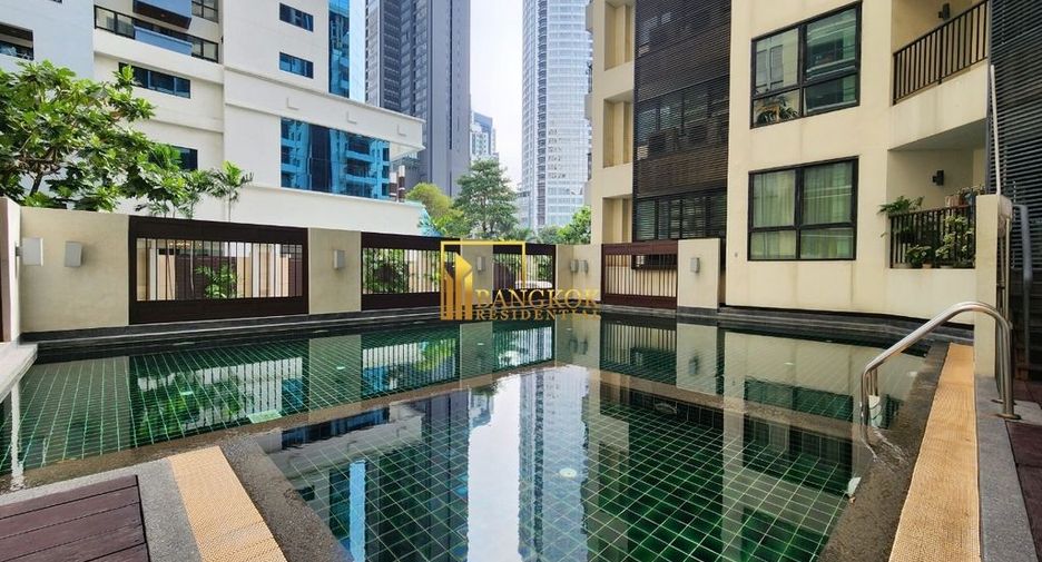 For rent 2 bedrooms condo in Watthana, Bangkok
