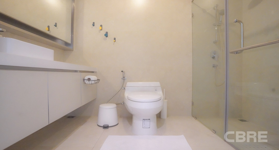 For sale 3 bedrooms townhouse in Watthana, Bangkok