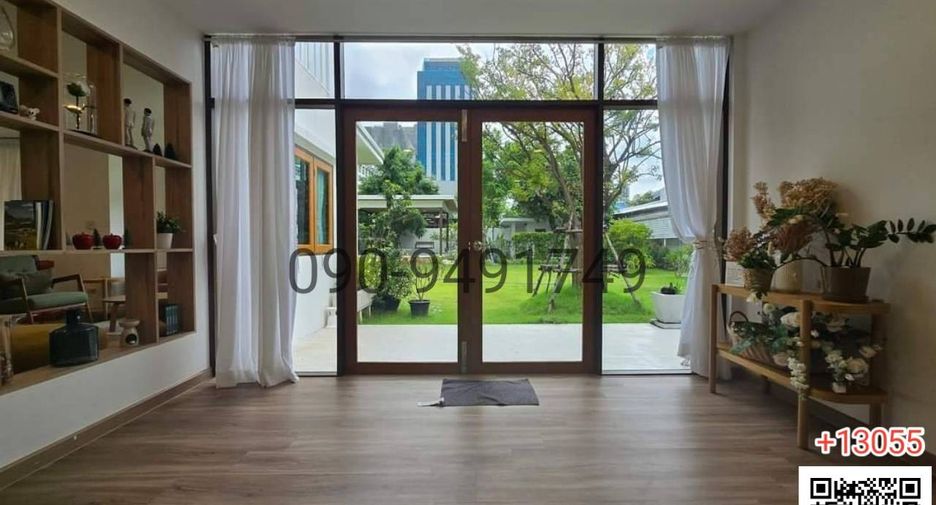 For rent 2 bedrooms office in Chatuchak, Bangkok