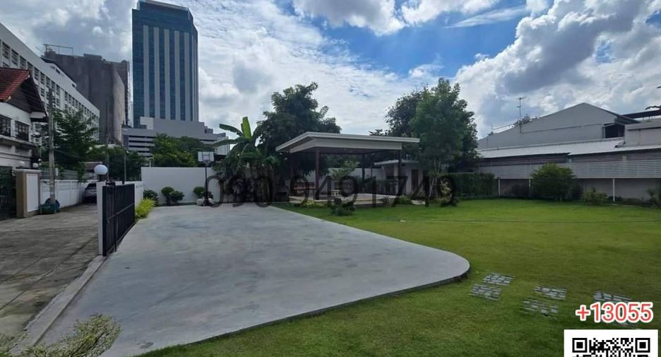 For rent 2 bedrooms office in Chatuchak, Bangkok