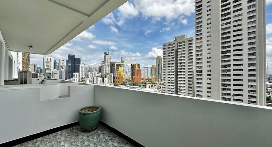 À louer 3 chambres condo à Watthana, Bangkok