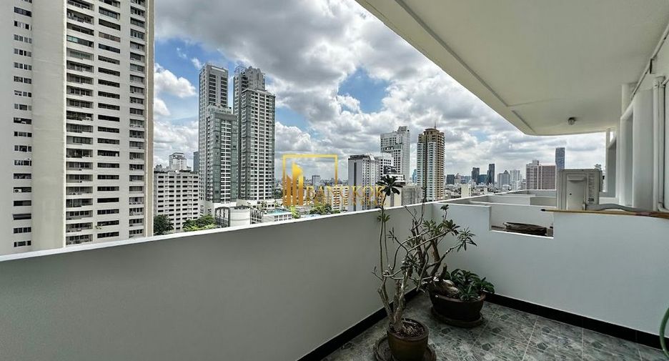 À louer 3 chambres condo à Watthana, Bangkok