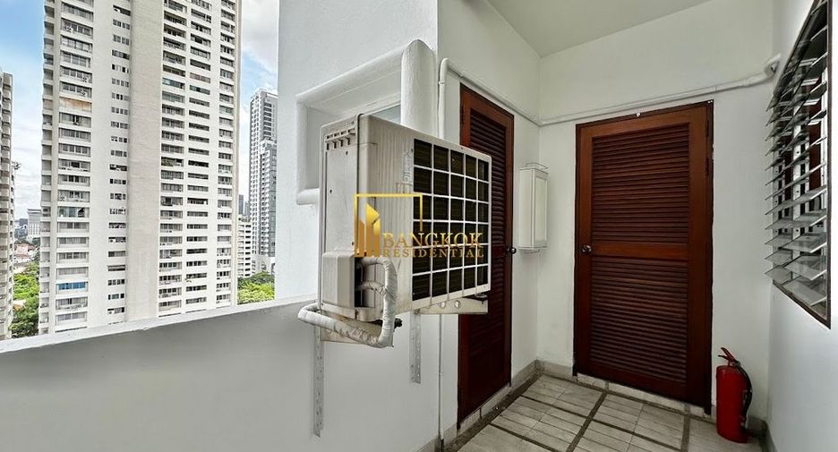 À louer 3 chambres condo à Watthana, Bangkok