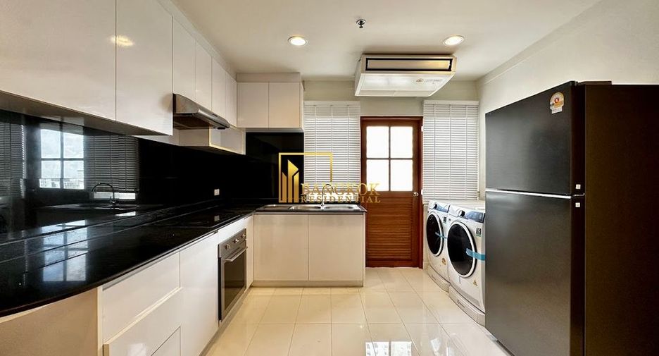 À louer 2 chambres condo à Watthana, Bangkok