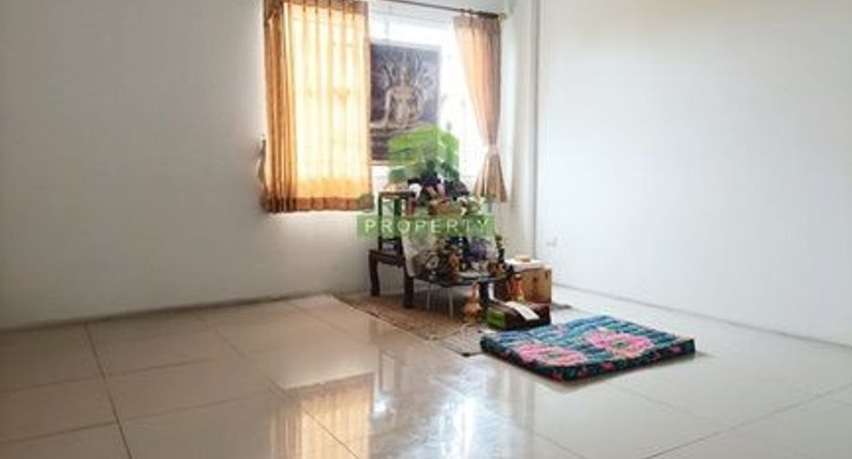 À vendre 4 chambres local commercial à Phan Thong, Chonburi