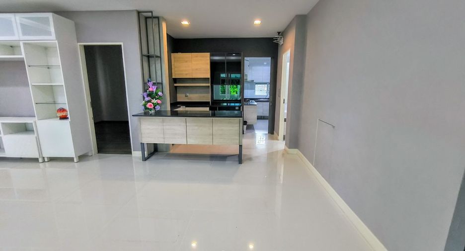 For sale 4 bedrooms house in Bang Phli, Samut Prakan