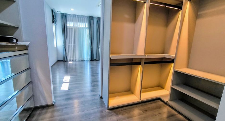 For sale 4 bedrooms house in Bang Phli, Samut Prakan