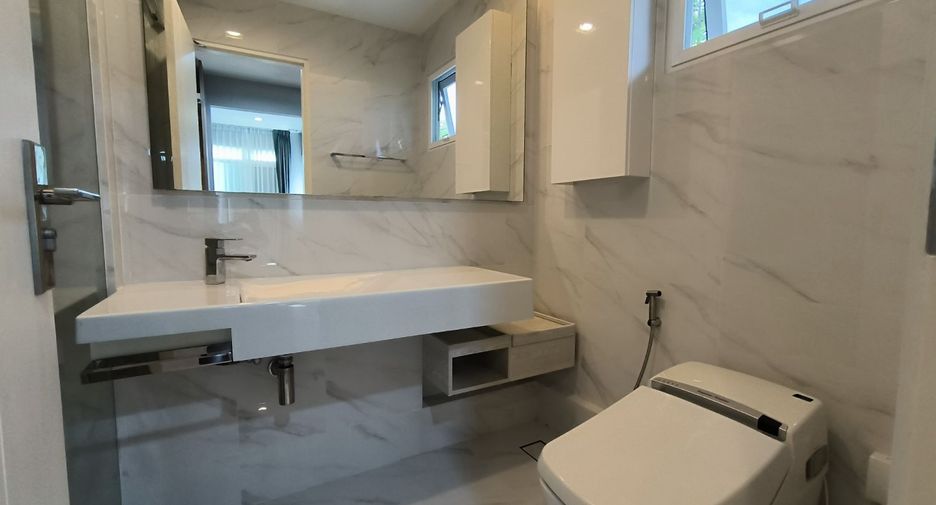 For sale 4 bedrooms house in Bang Phli, Samut Prakan