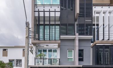 出售 3 卧室 联排别墅 在 Khlong Toei, 曼谷