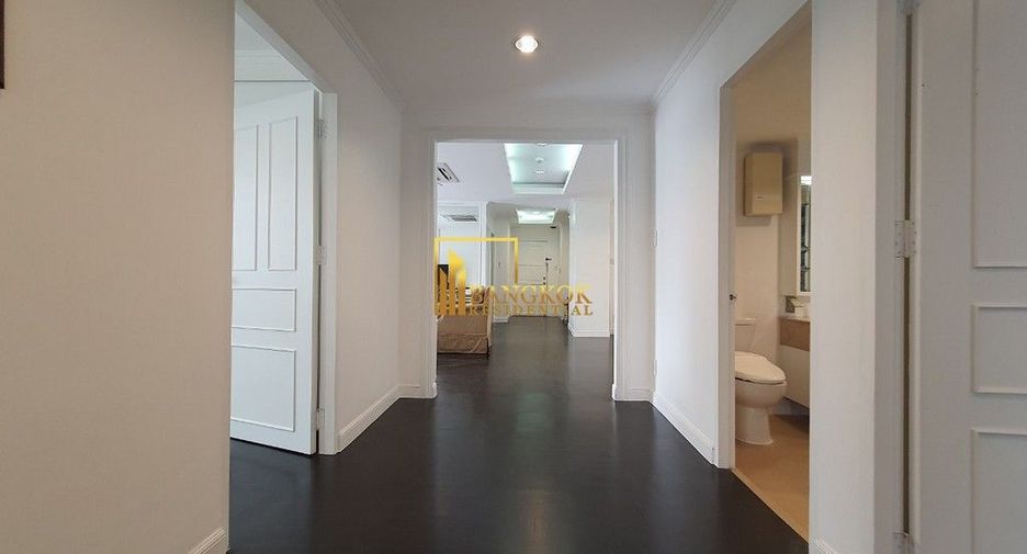 For rent 3 bedrooms condo in Khlong Toei, Bangkok