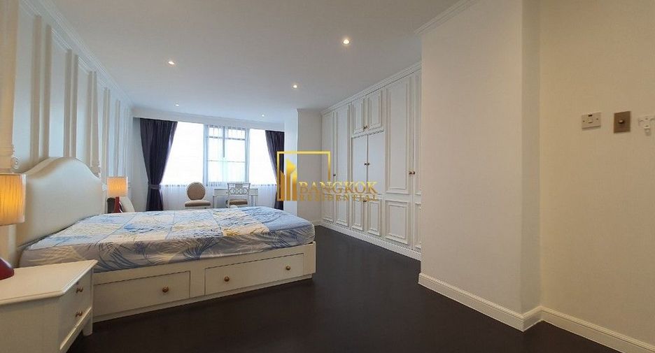 For rent 3 bedrooms condo in Khlong Toei, Bangkok