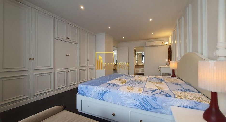 For rent 3 bedrooms condo in Khlong Toei, Bangkok