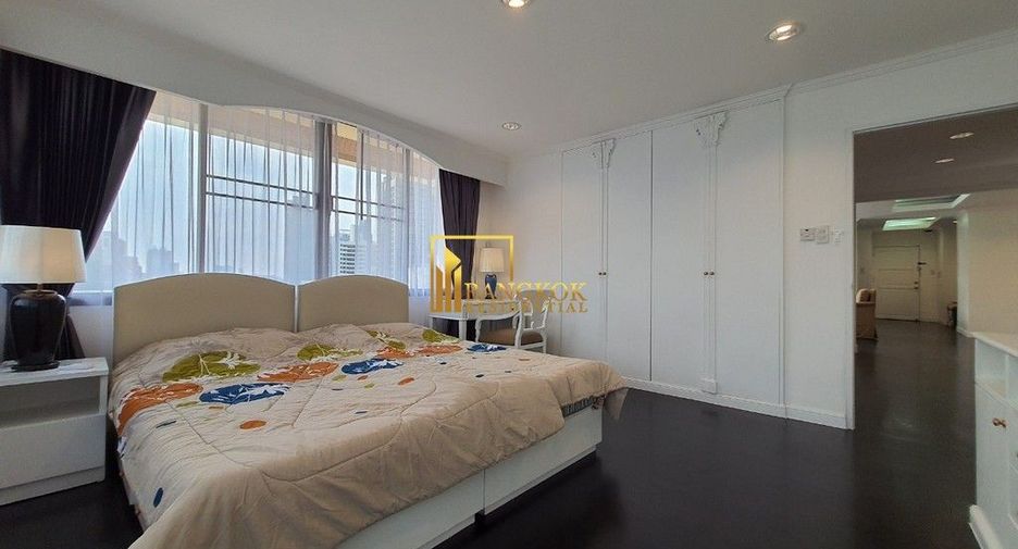 For rent 3 bedrooms condo in Khlong Toei, Bangkok