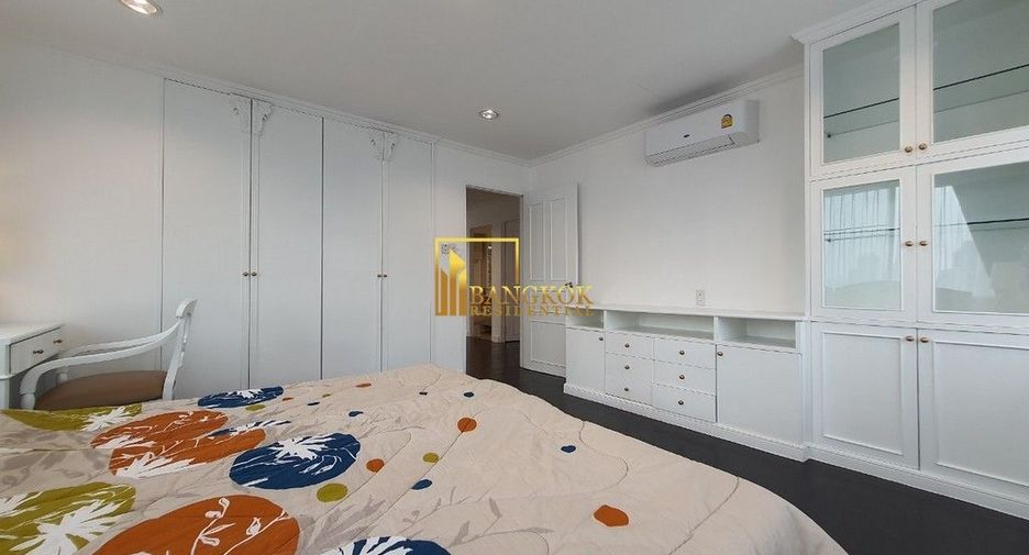 For rent 3 bedrooms condo in Khlong Toei, Bangkok