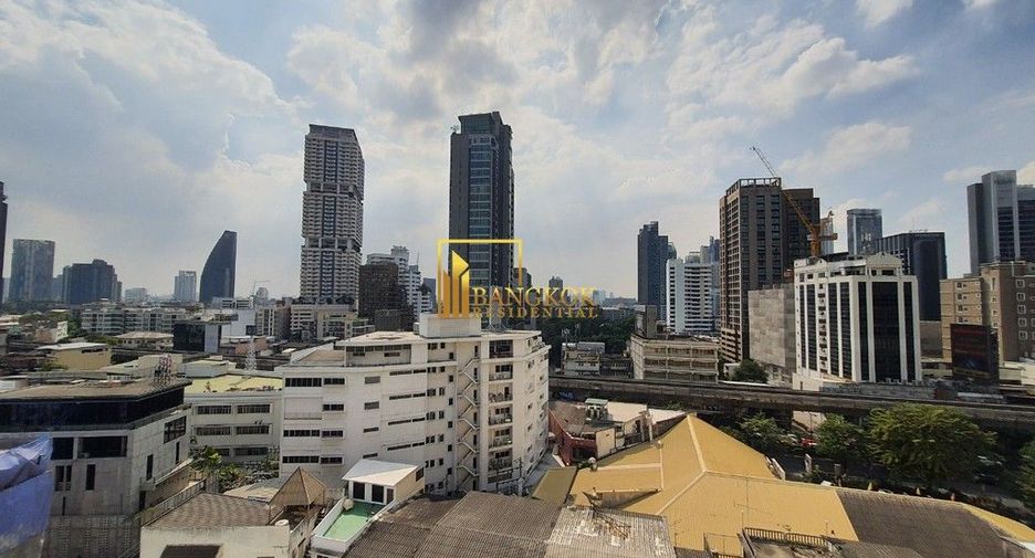 For rent 3 bedrooms condo in Khlong Toei, Bangkok
