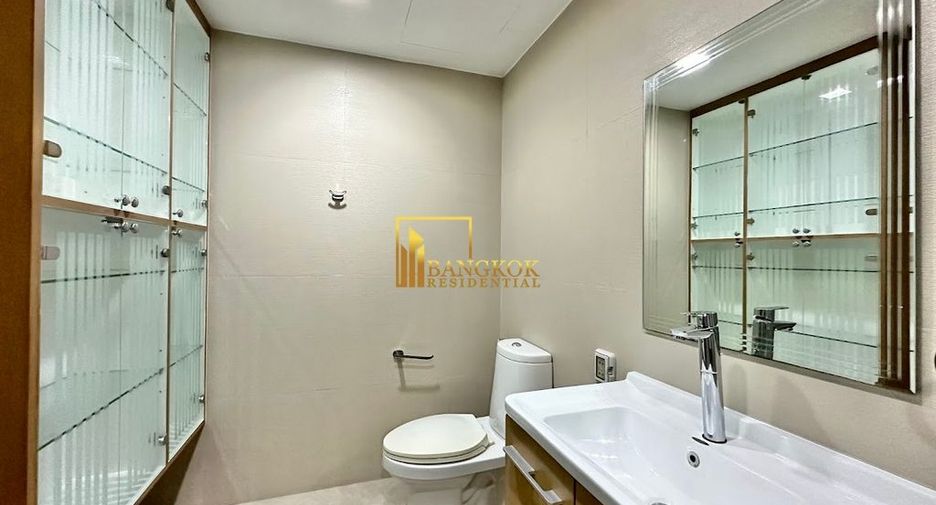 For rent 3 bedrooms condo in Khlong Toei, Bangkok