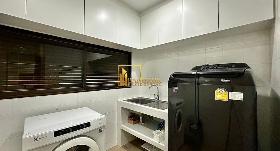 For rent 3 bedrooms condo in Khlong Toei, Bangkok