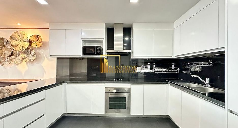 For rent 3 bedrooms condo in Khlong Toei, Bangkok
