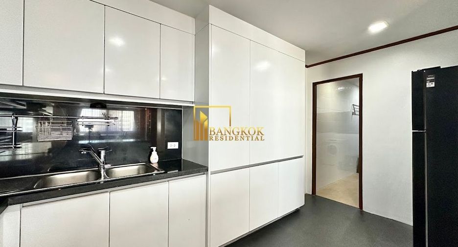 For rent 3 bedrooms condo in Khlong Toei, Bangkok