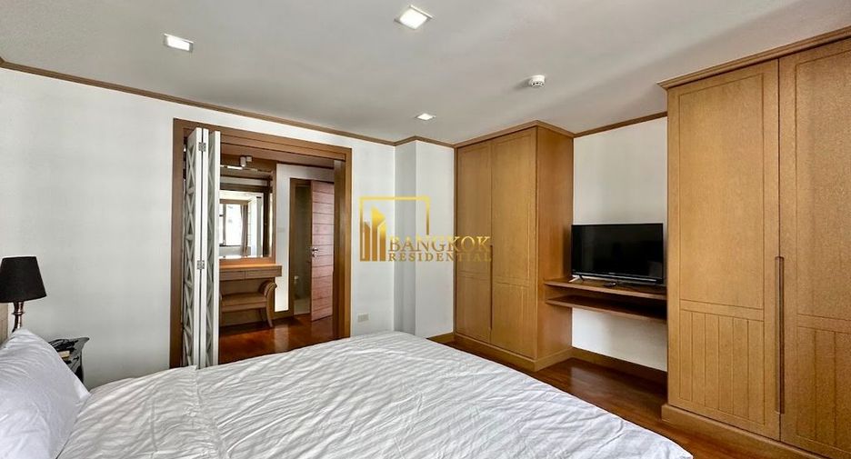 For rent 3 bedrooms condo in Khlong Toei, Bangkok
