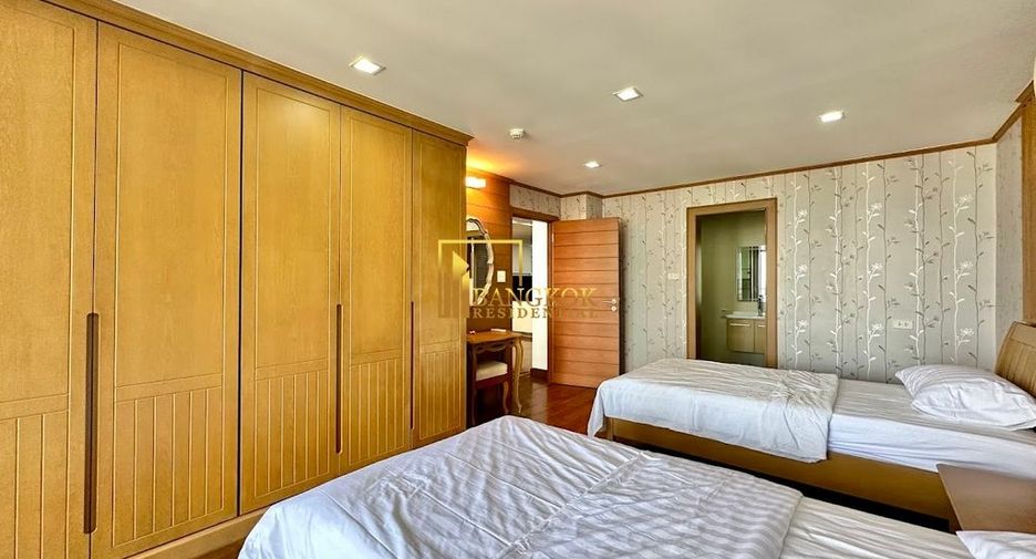 For rent 3 bedrooms condo in Khlong Toei, Bangkok