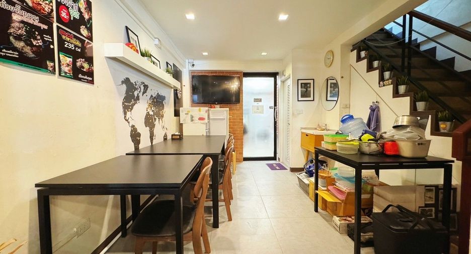 For sale 6 bedrooms retail Space in Don Mueang, Bangkok
