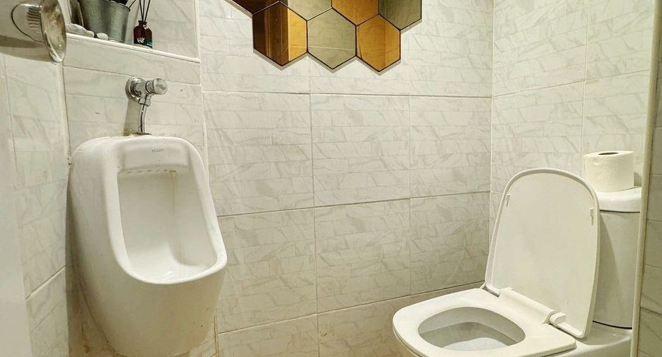 For sale 6 bedrooms retail Space in Don Mueang, Bangkok