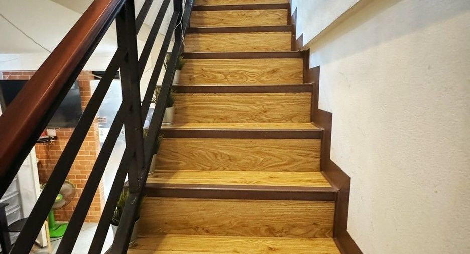 For sale 6 bedrooms retail Space in Don Mueang, Bangkok