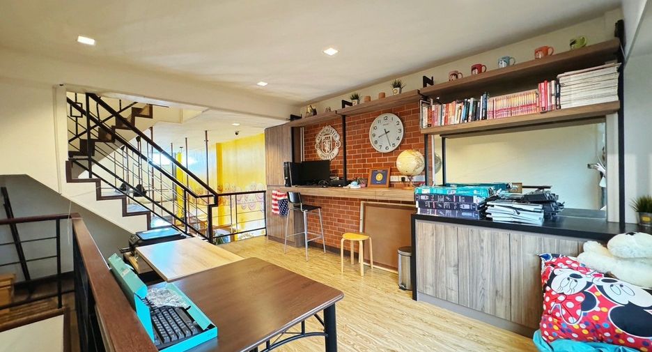 For sale 6 bedrooms retail Space in Don Mueang, Bangkok