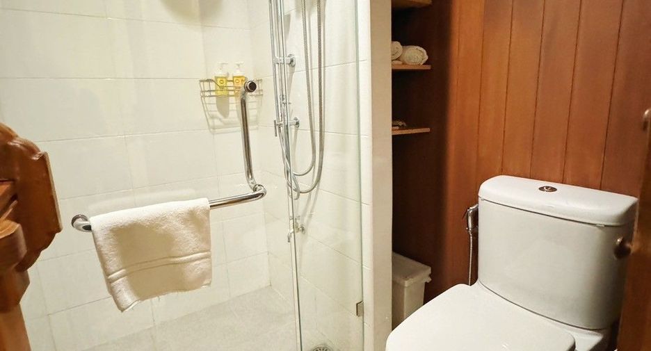 For sale 6 bedrooms retail Space in Don Mueang, Bangkok